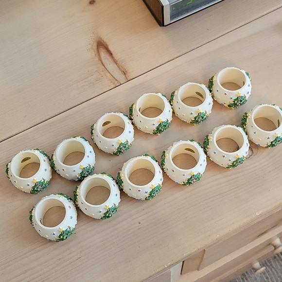Dozen (12) Resin Christmas Tree Napkin Rings - Picture 3 of 6